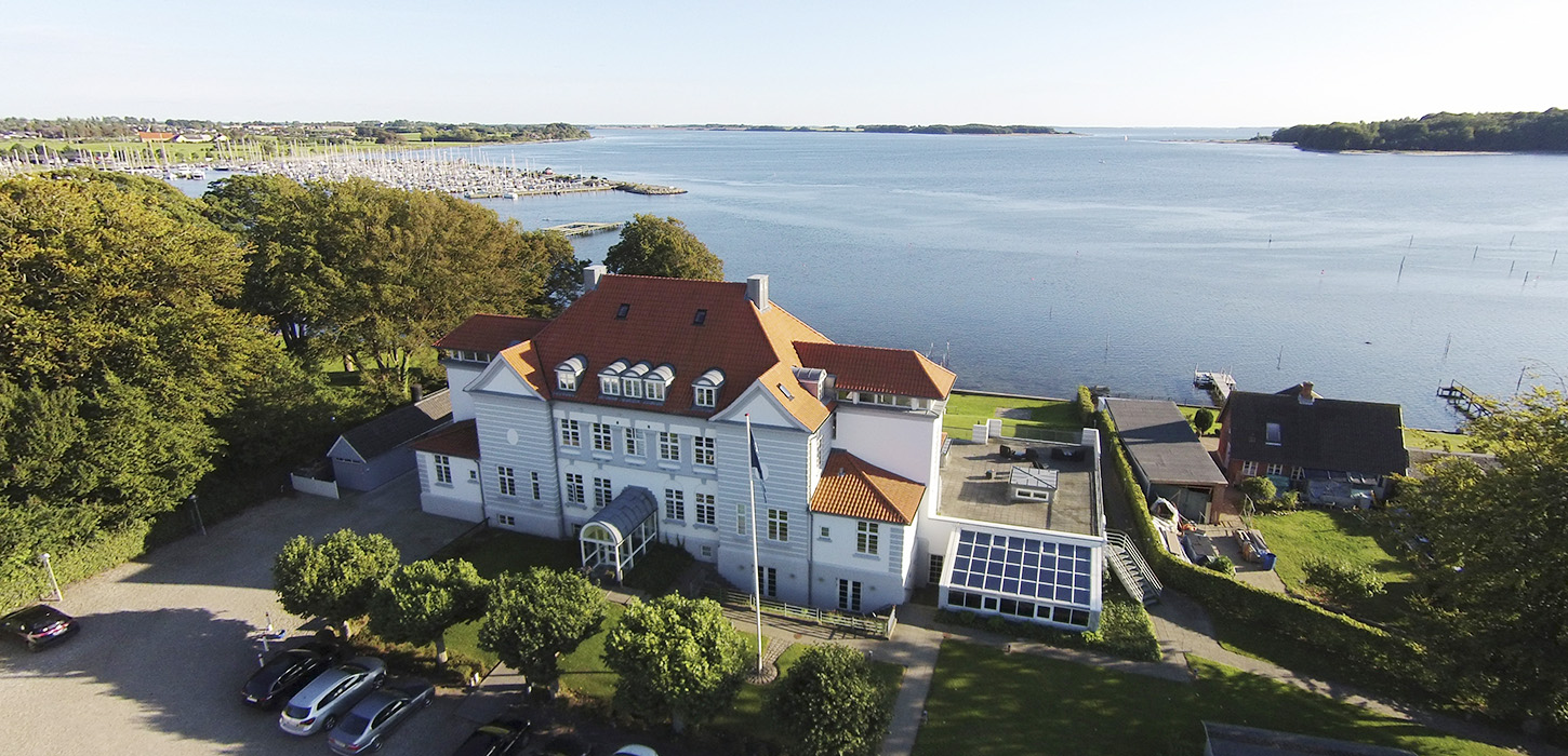 Sixtus Sinatur Hotel & Konference