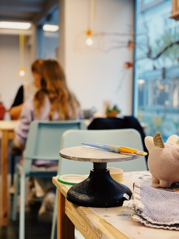 To der maler og er kreative i Kreaværk