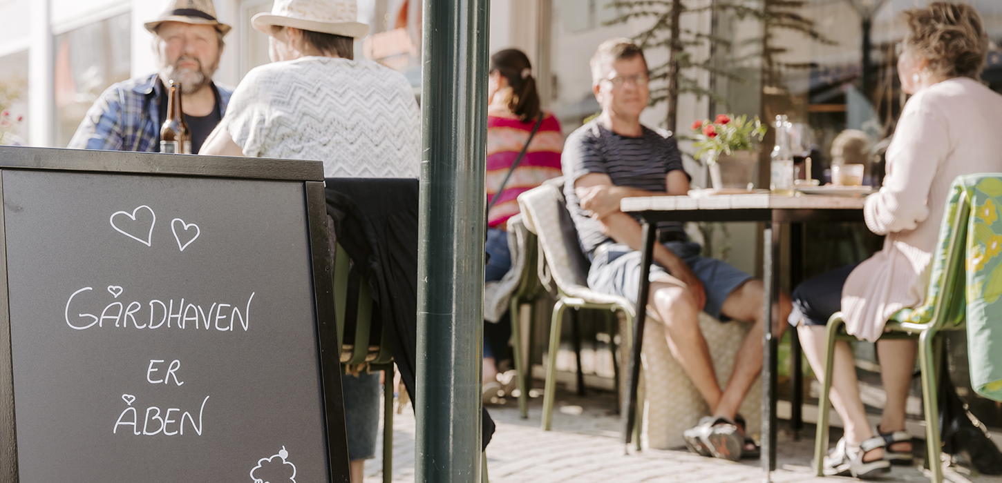 Tag på en af Middelfarts mange caféer når du gæster Middelfart
