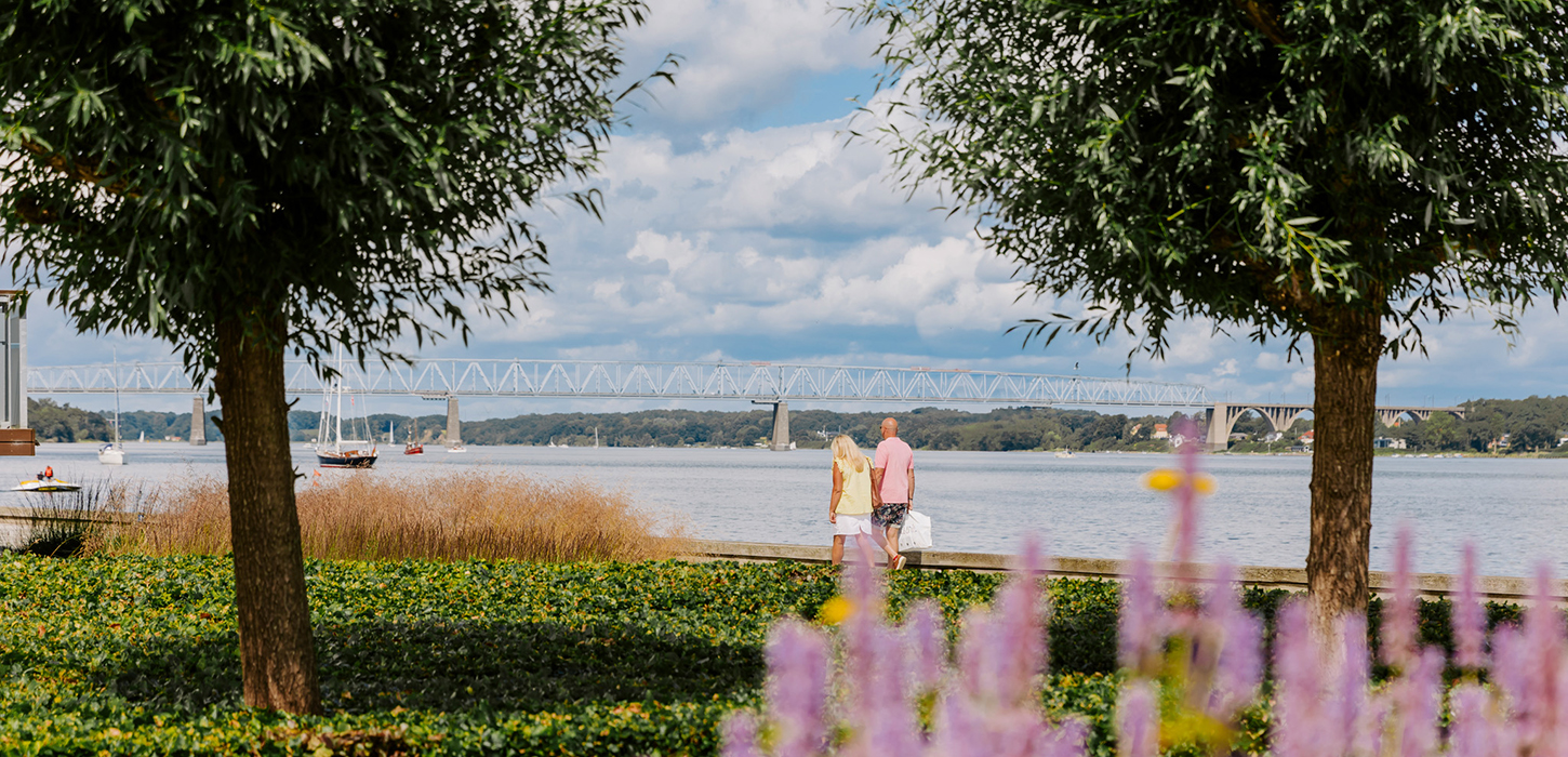 Børn på tur - havnefronten i Middelfart