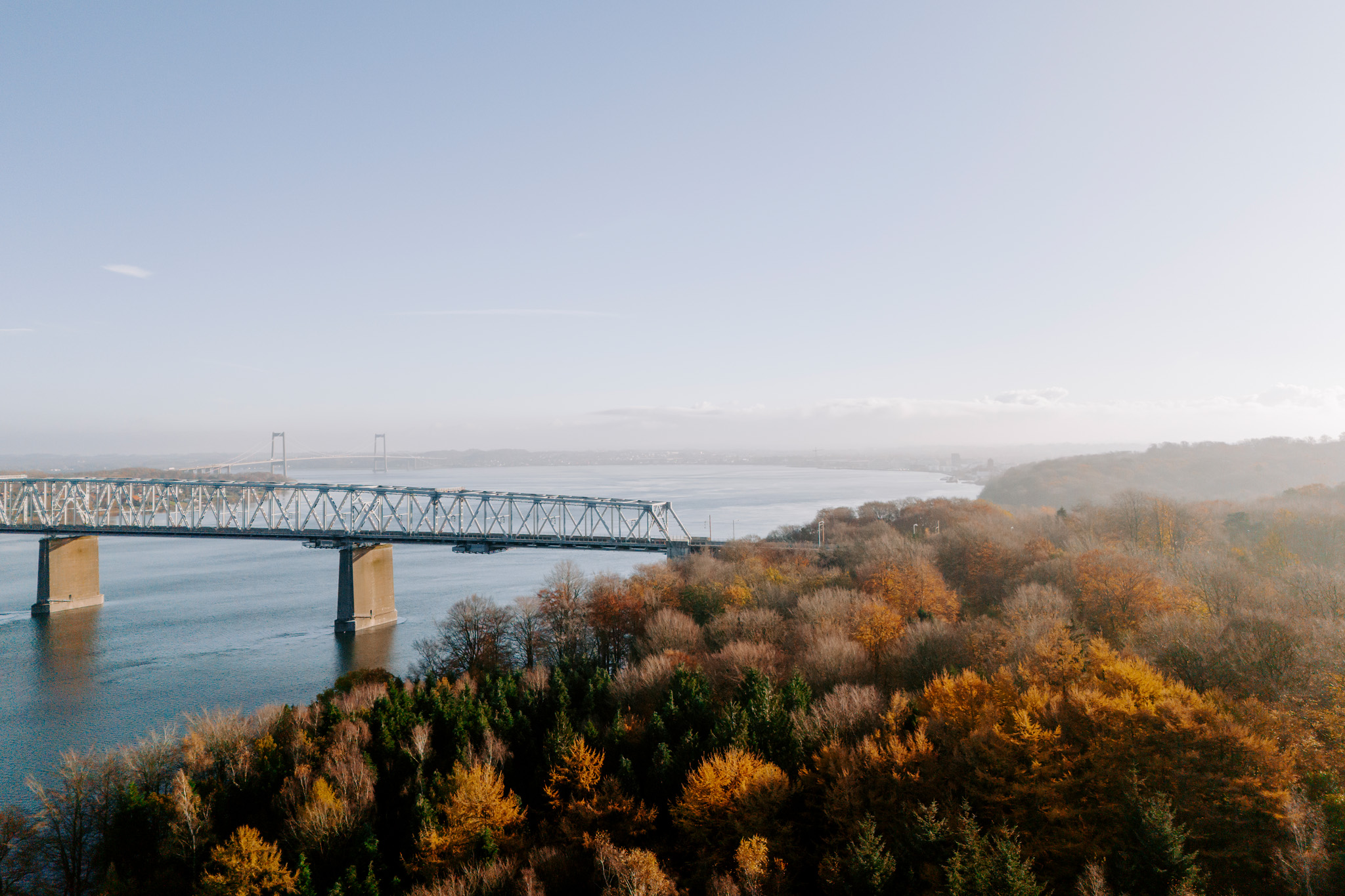 Lillebælt med de to broer set oppefra