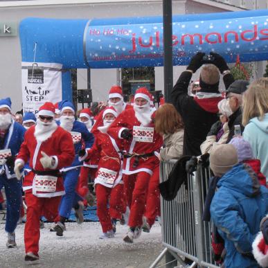 Julemandsrace løbes i Middelfart midtby i december